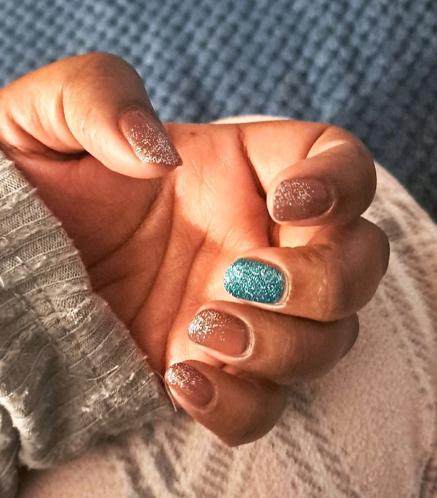 Fresh set of glitter nails