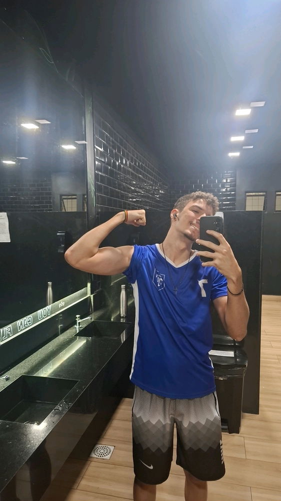 👀