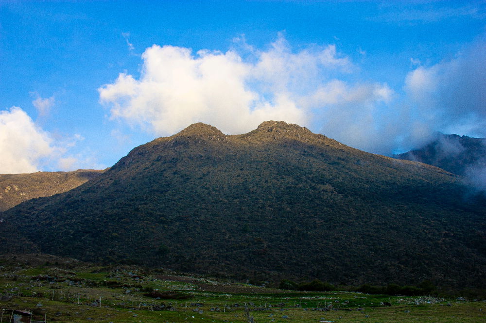 A veces uno se siente pequeño al fotografiar paisajes y montañas