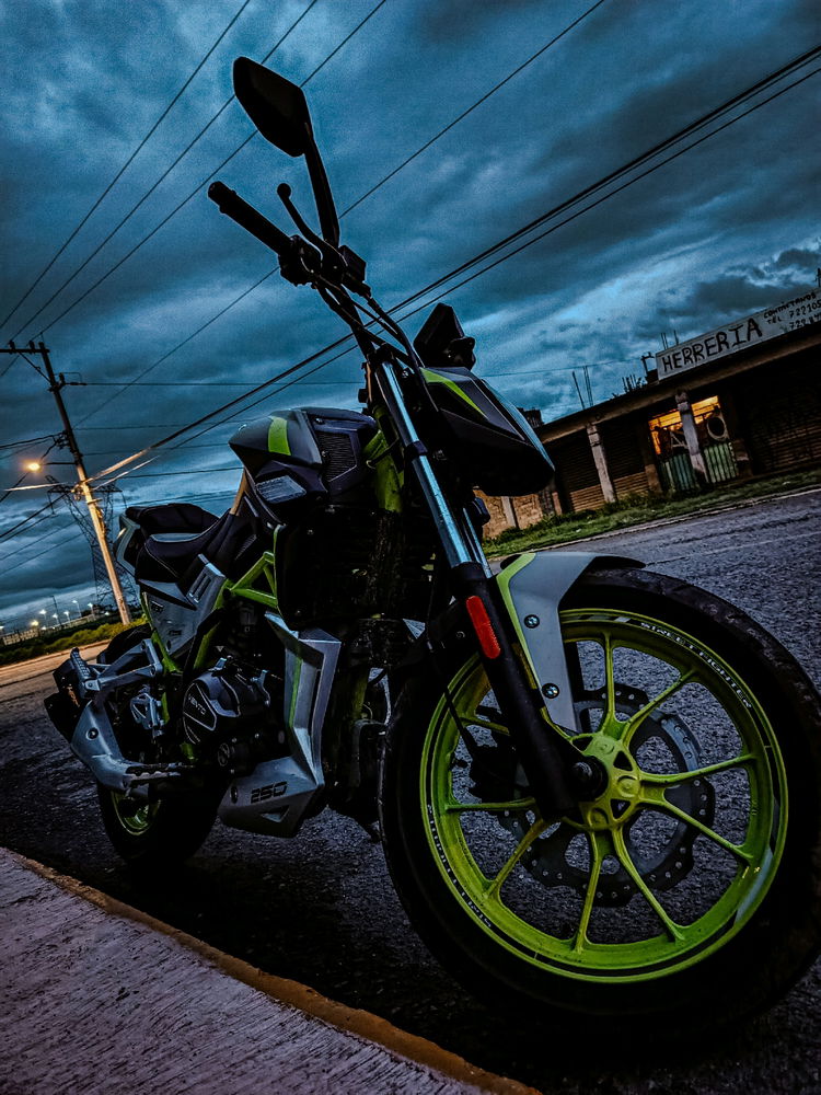 🏍