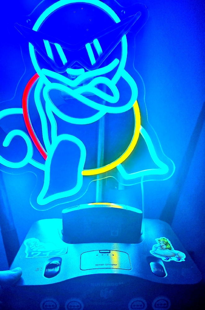 Just a close up of the 
squirtle lamp💦💡