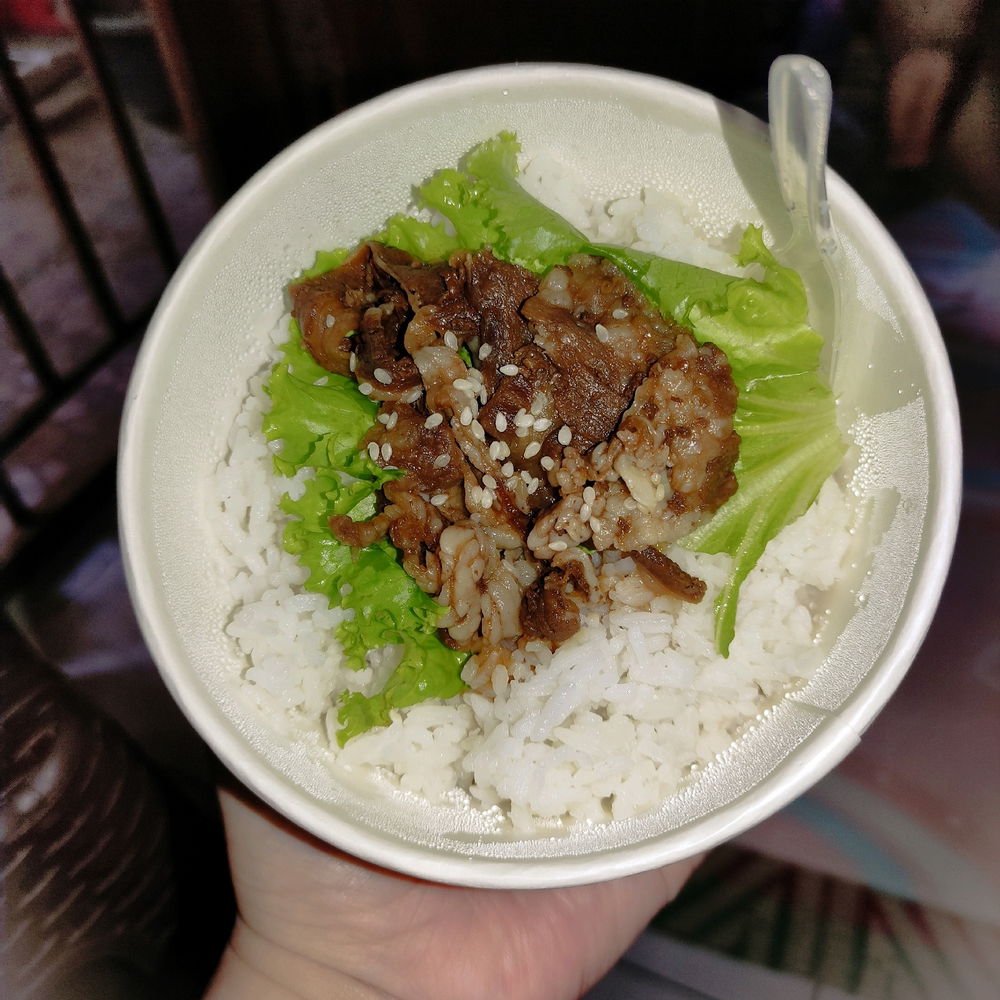 nyobain menu sarapan 10k yg pake daging sapi 👀👀