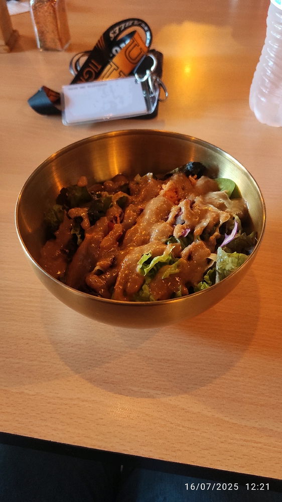Sushi & ensalada 🤤