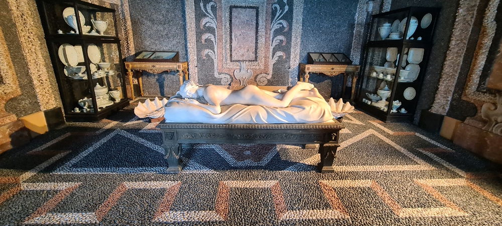 Inside the Palace on Isola Bella 🇮🇹