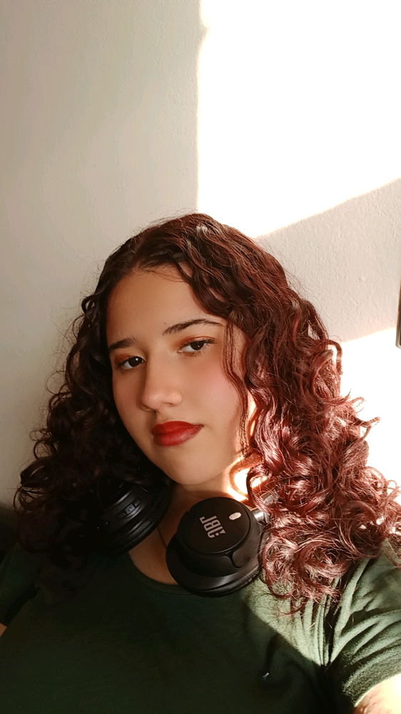 Happy birthday to me 
Parabéns para mim