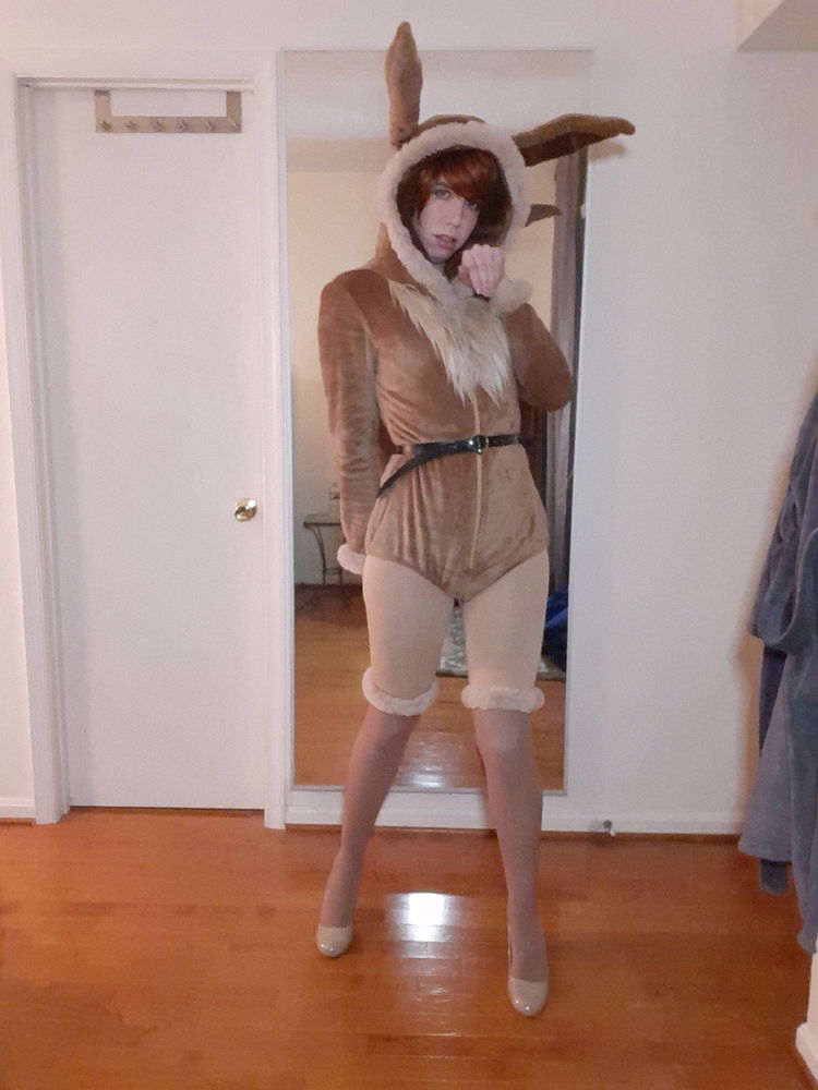 I did a fun Eevee cosplay!