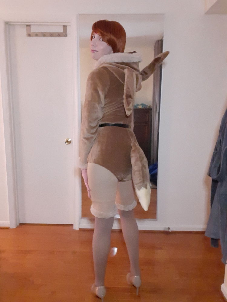 I did a fun Eevee cosplay!