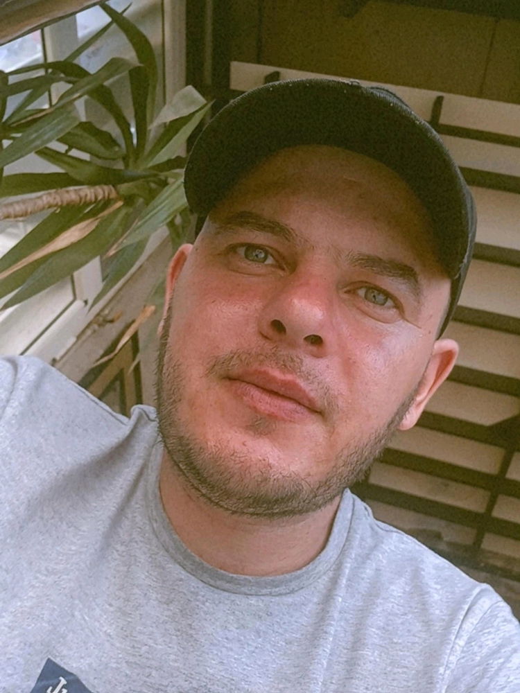 Hi