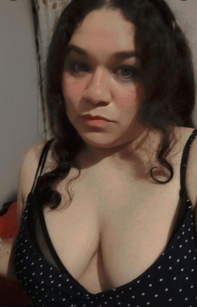 Mama: y así saliste a la calle? 
Yo: así como? , ni modo que me las quite para salir Ama.... 🙃
