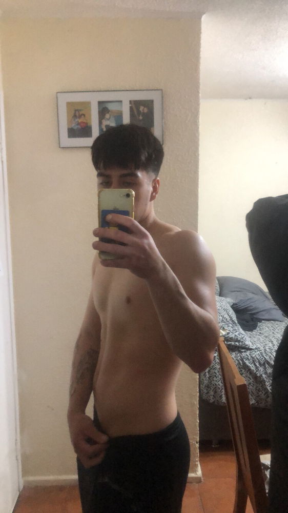 👽