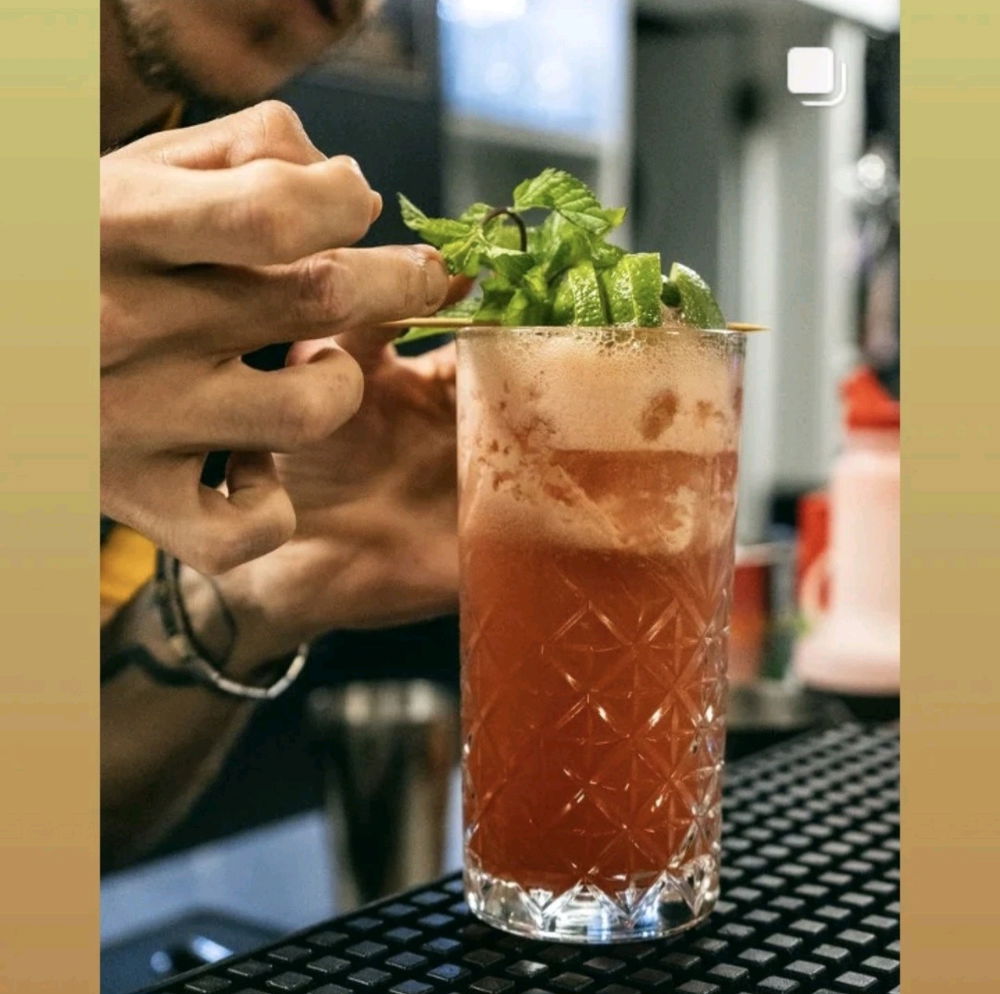 “Un sorso nato dal caos e dal cuore: il mio cocktail, la mia firma.