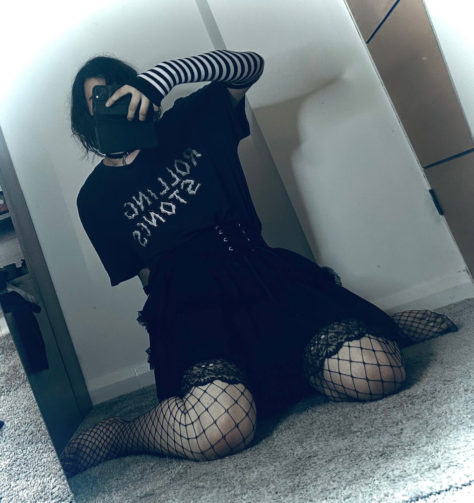 Tried looking goth for the first time, Do I look nice?