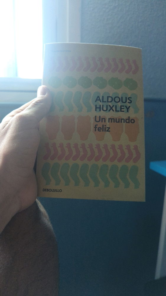 Os recomiendo este, es estilo Fahrenheit 451
