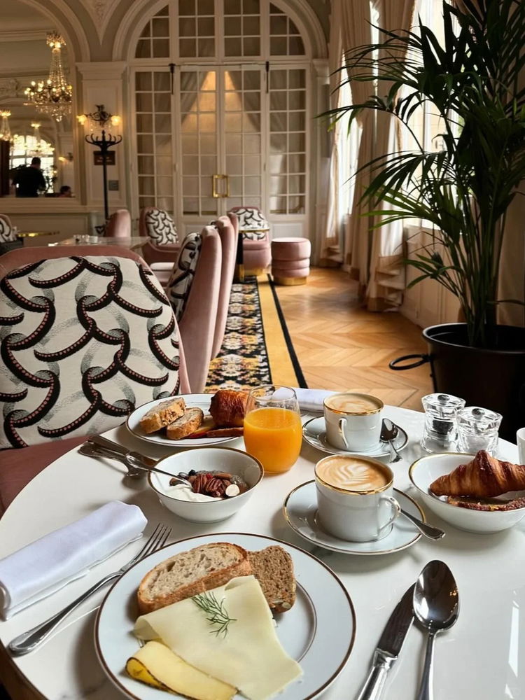 Listening to London socialites chatting is like a UN meeting