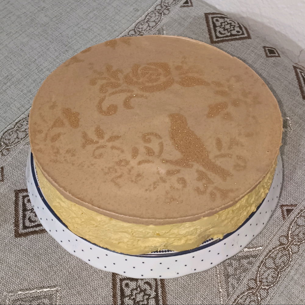 Pastel de chocolate y lúcuma