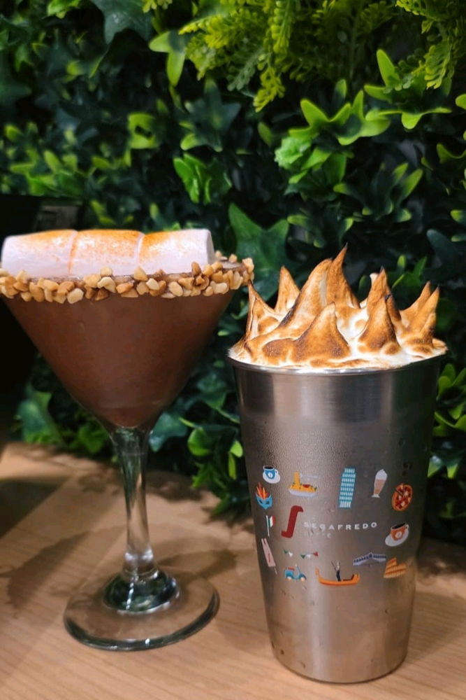 Iced chocolate marshmallow 🍸