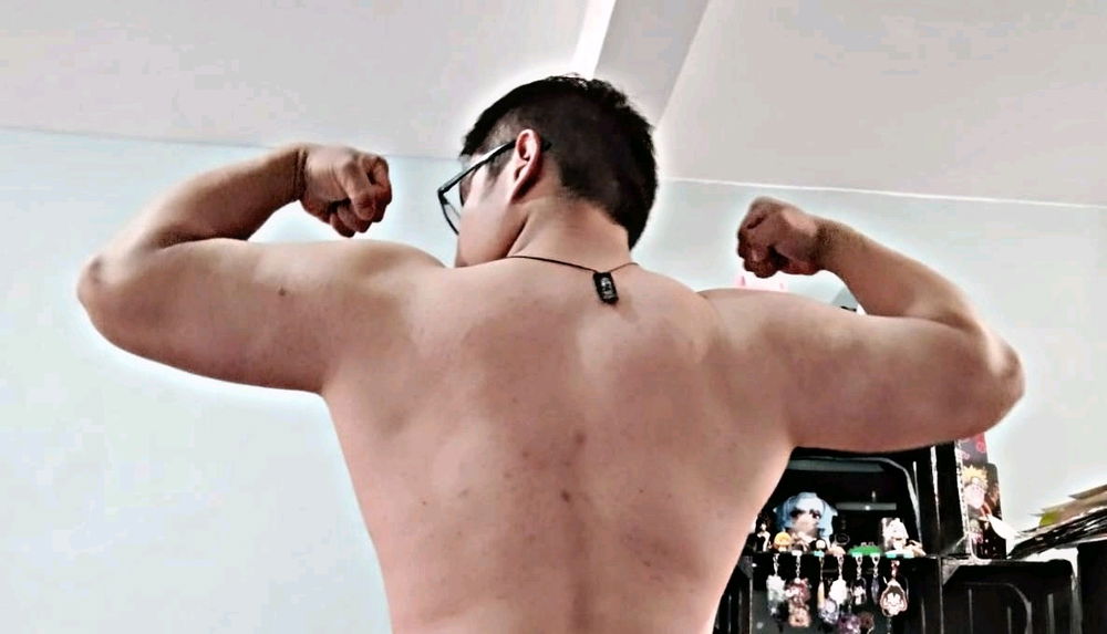 💪👀
