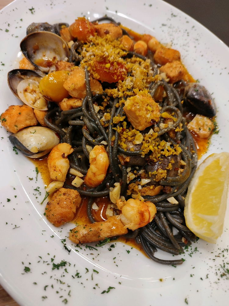 Black ink seafood pasta 🍝