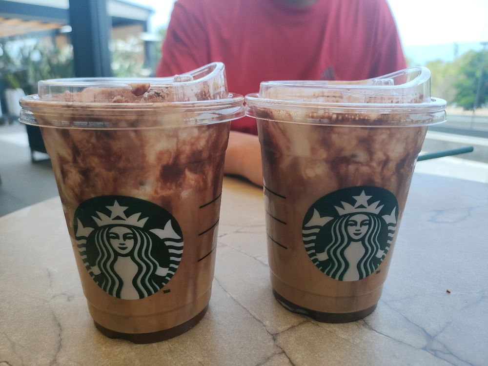 Starbucks 🥛