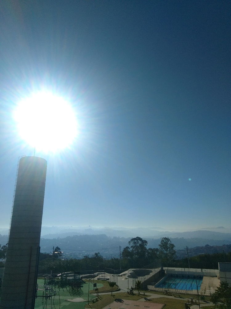 Frio, parque, e sol.