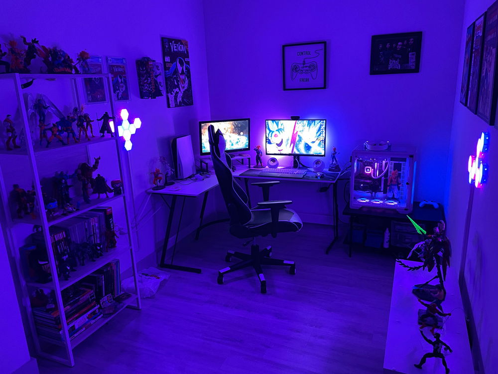 Interested in seeing others’ gaming set ups!