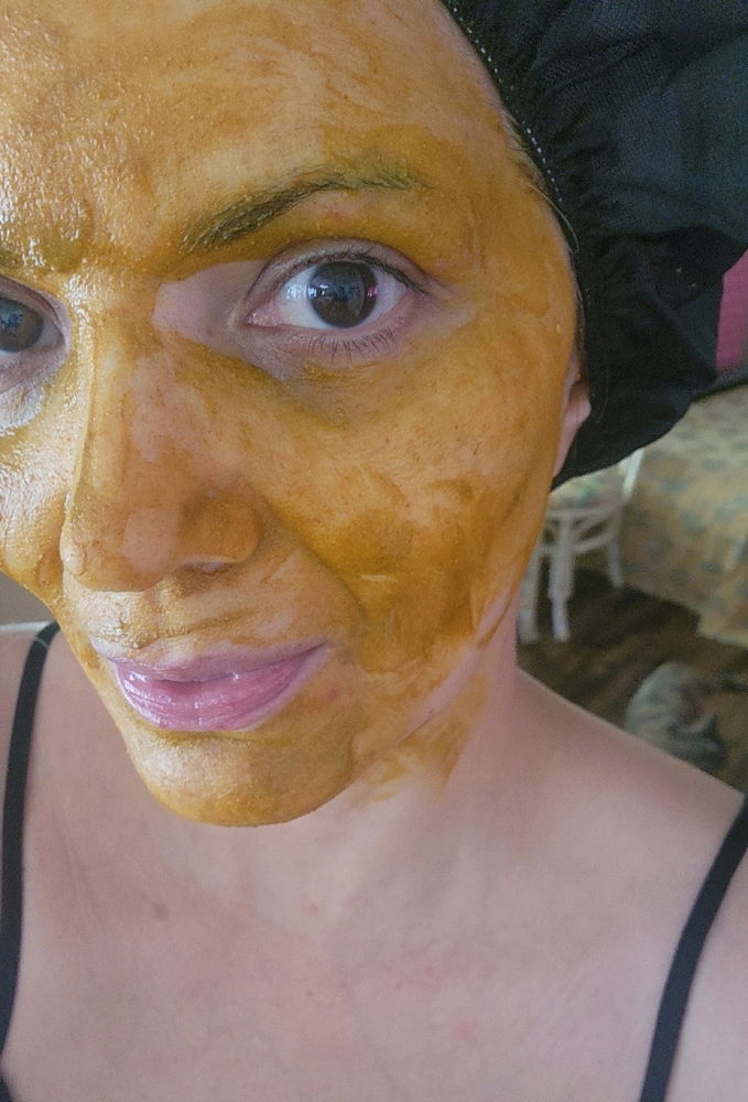 🤓🍵👣🧪Afternoon 💭
Today so far went grounding, read 🙏🏼Bible,
Made a homemade oral mouth rinse, hair mask, facial and now learning more about the natural root tea I am drinking 
To be continued 😁🕊️
How is your day going??🗣️