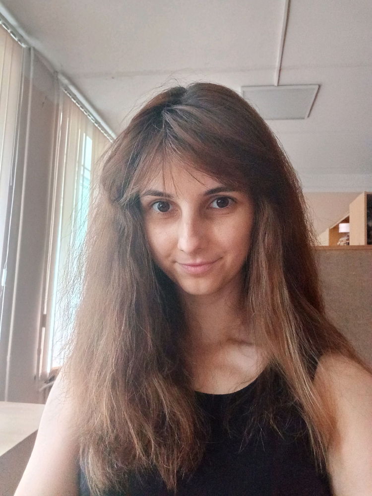 Решила пойти на эксперимент и на аватарку поставила фото без макияжа, интересно какое количество мужчин захотело бы со мной познакомиться 😁
P. S. Многие ведь обращают внимание на макияж.