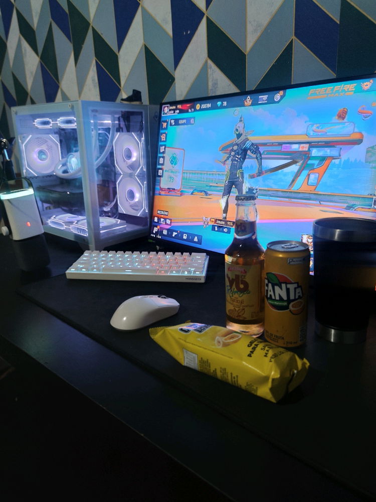 Alguém pra jogar?
