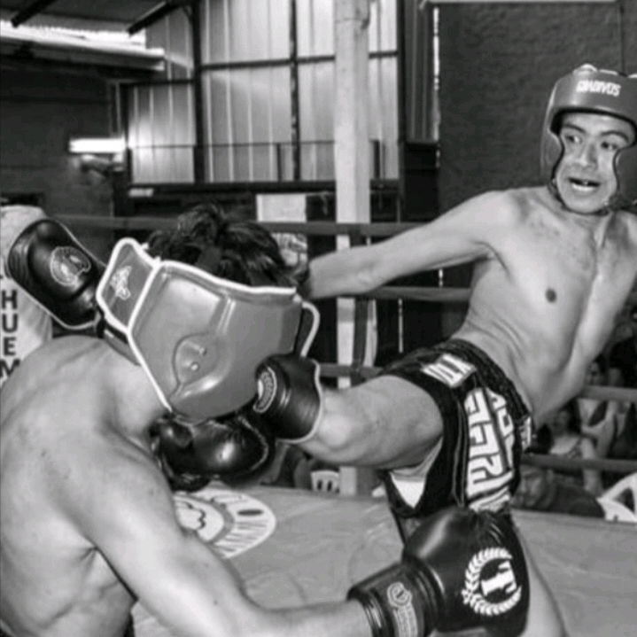 Sobre mi primera pelea de kickboxing/muxo texto (procrastinando lecturas).