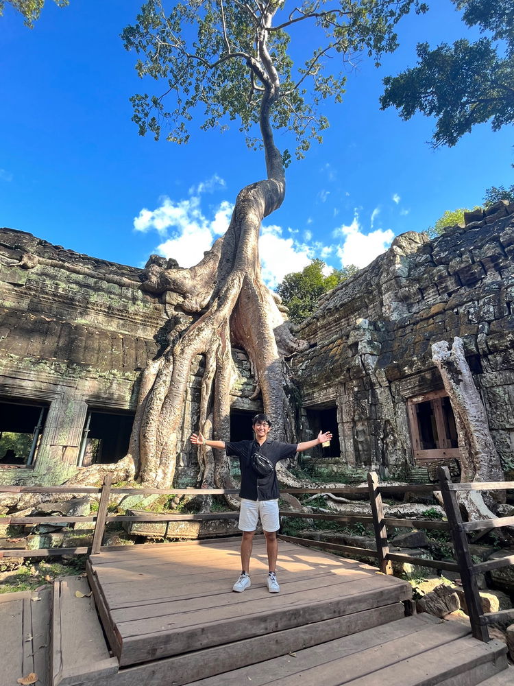 Hello, I am a tourist from Japan. I came to Serbia this week. Is there anyone who can help me show around Belgrade? I need friends!! Plz text me!