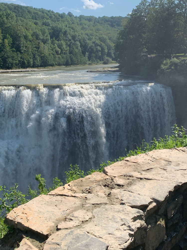 Come with me to see the waterfalls