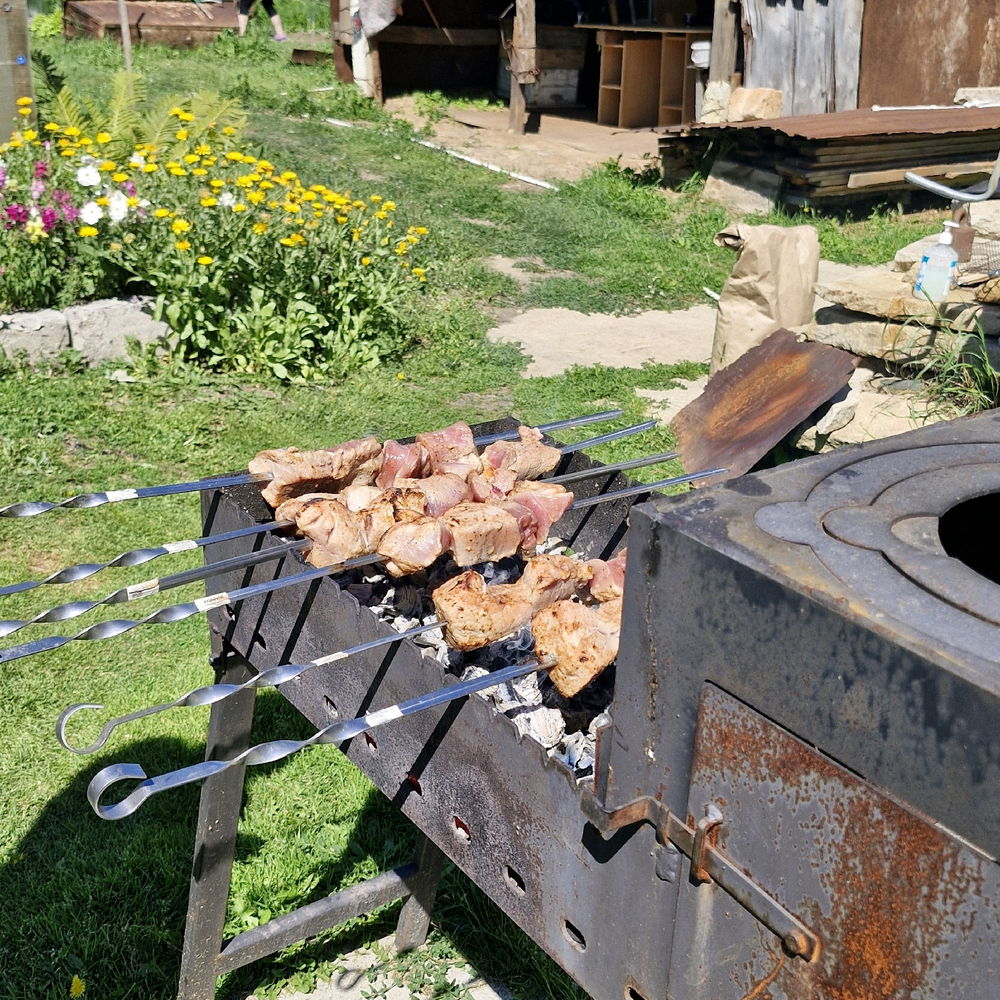 Деревня - это просторы, ягодки, банька, шашлындос и пррр 😎