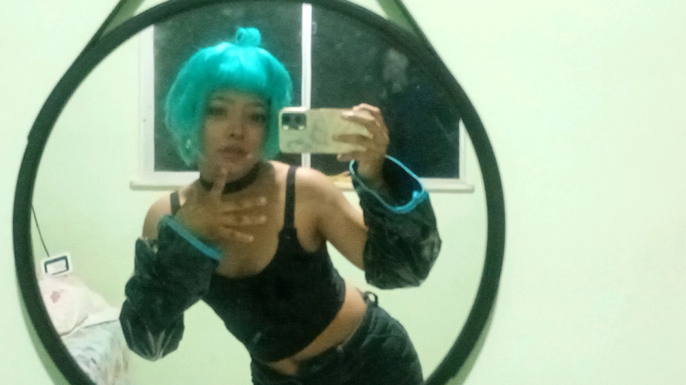 Miku cabelo curtinho 💙🤍