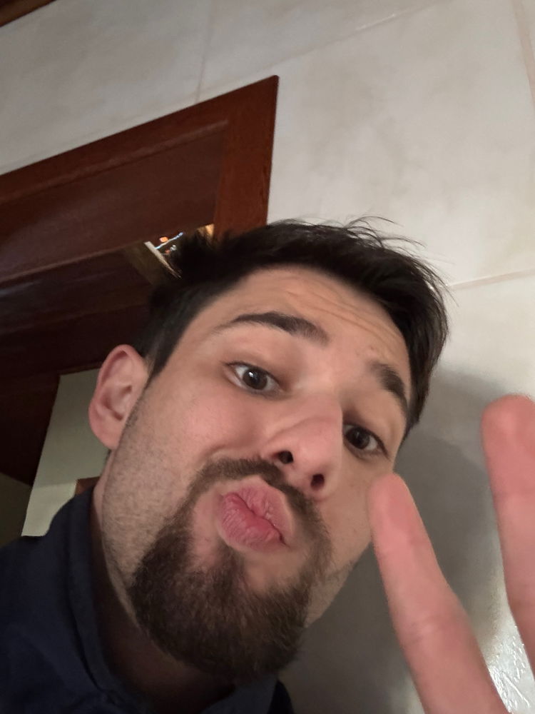 Só queria ser o bb de alguém mas tá tão difícil kkkk