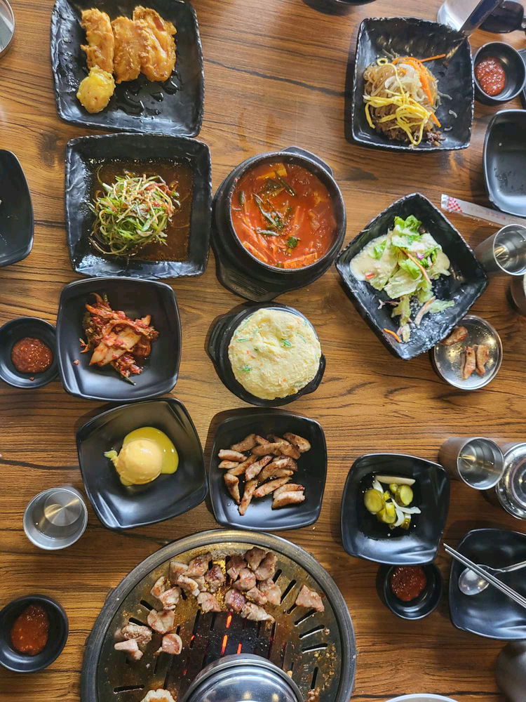 Trying out Korean food🤍