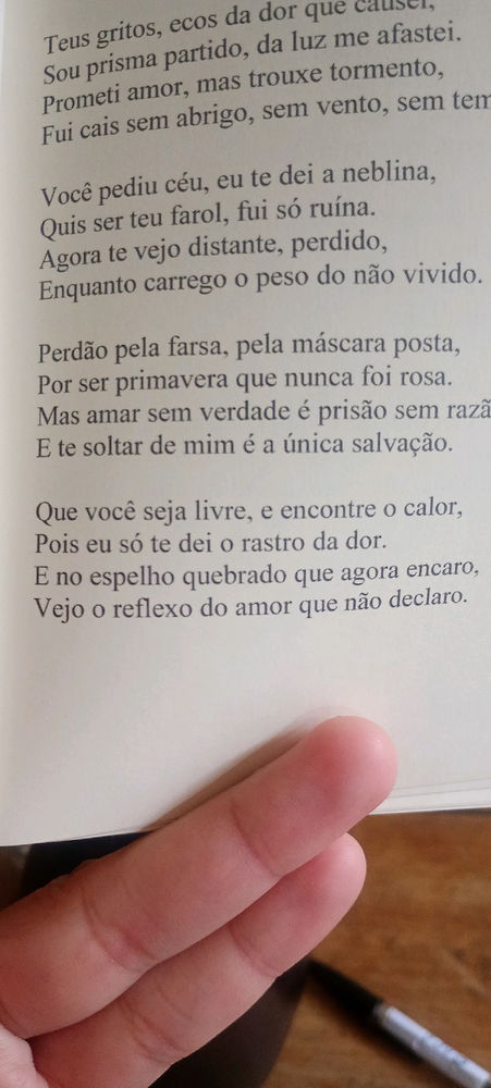 Vejo o reflexo do amor que não declaro