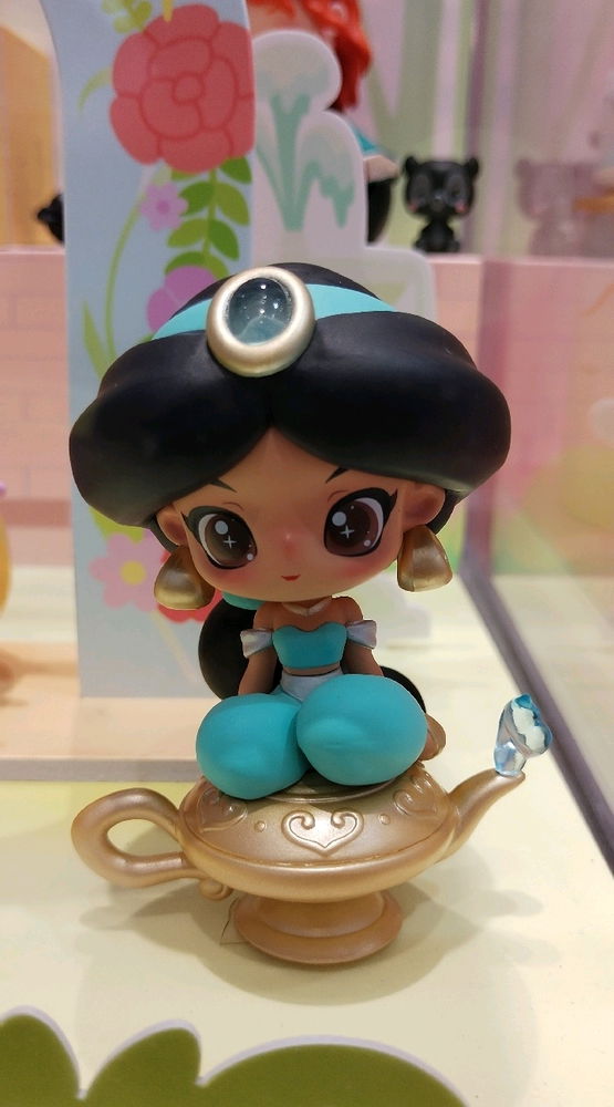 Who needs a magic carpet when you find Princess Jasmine in the toy aisle? 🫅✨