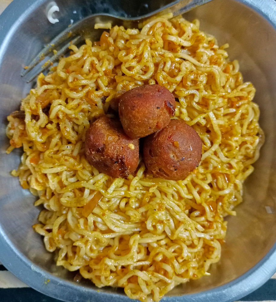 Maggie noodles+potato bread Balls