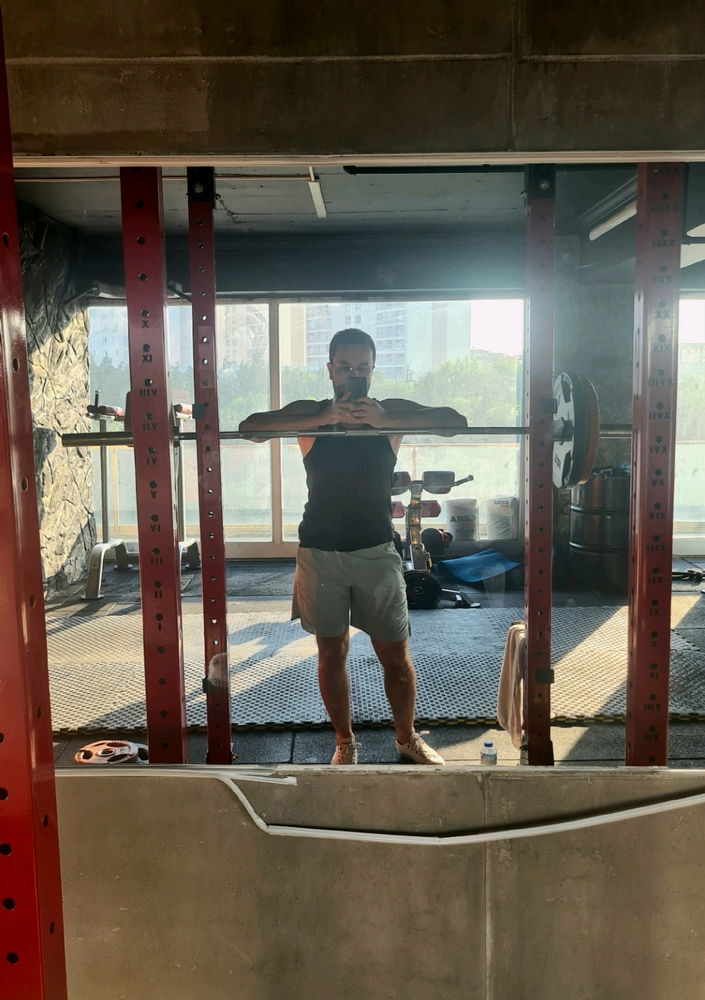 Not a gym rat myself 🐀, but if you are — let’s see if you can guess my squat max.
