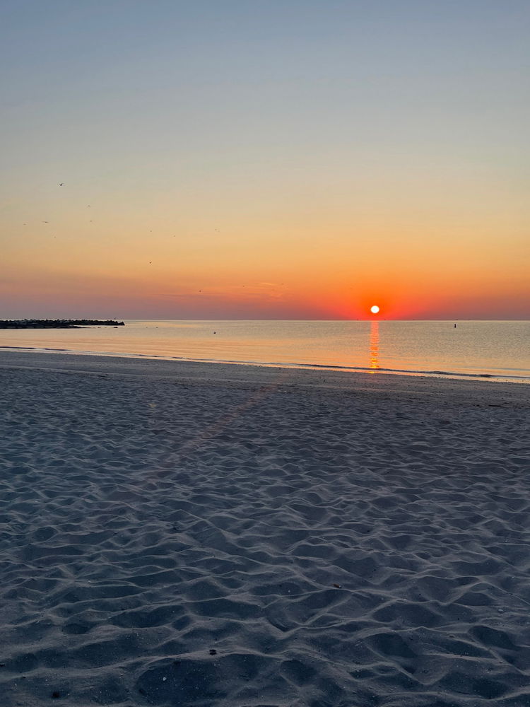 L’alba della riviera romagnola