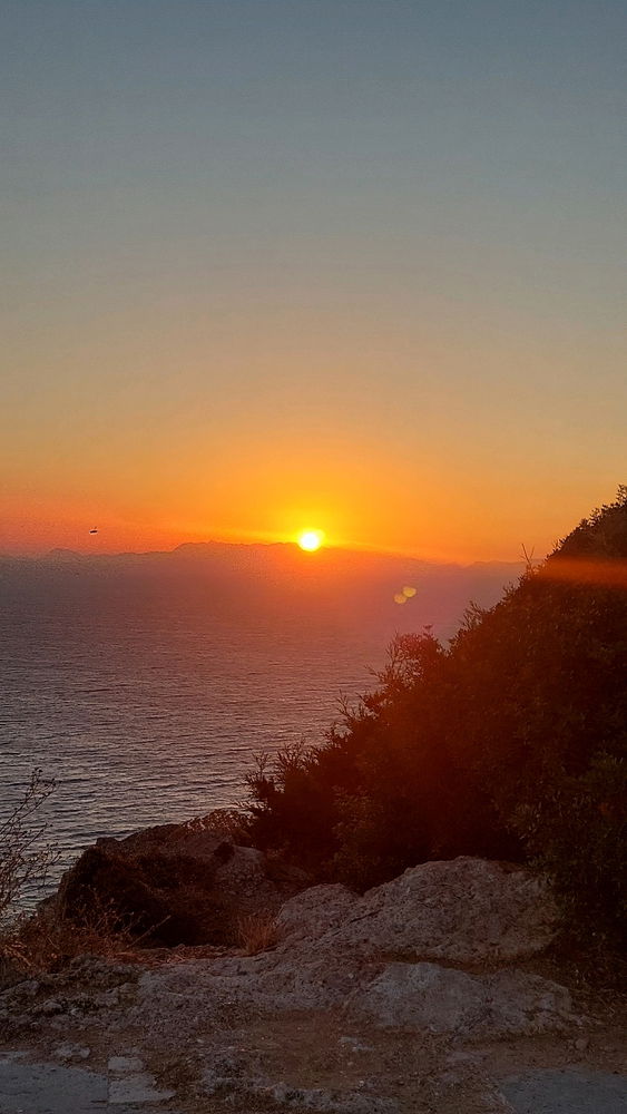 Greek island sunsets 🤍