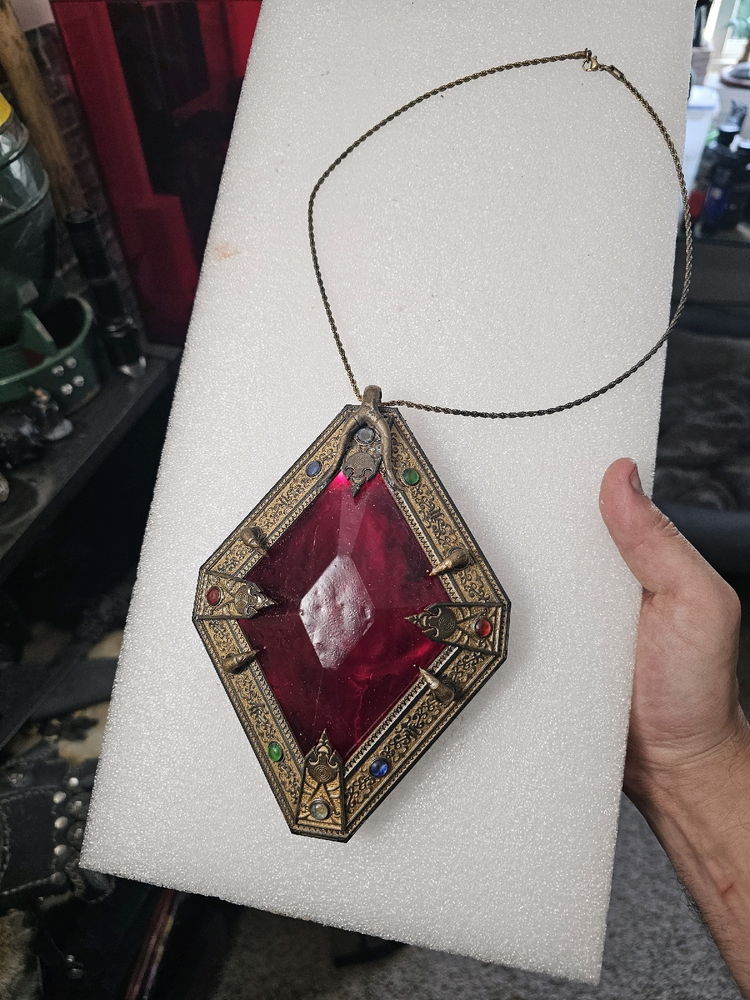 I made the amulet of kings :)