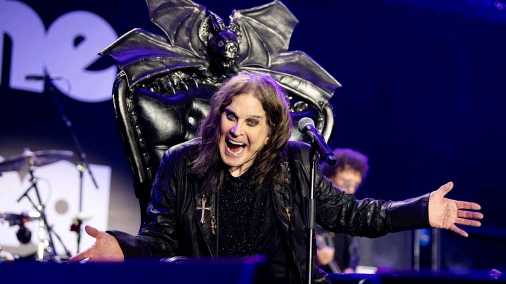 Hoy el mundo del rock pierde a una de sus leyendas más grandes. Ozzy no solo fue el Príncipe de las Tinieblas, sino una fuerza creativa que marcó generaciones y cambió para siempre la historia de la música. Tu legado vivirá en cada riff, cada grito y cada alma que encontró refugio en tu arte.