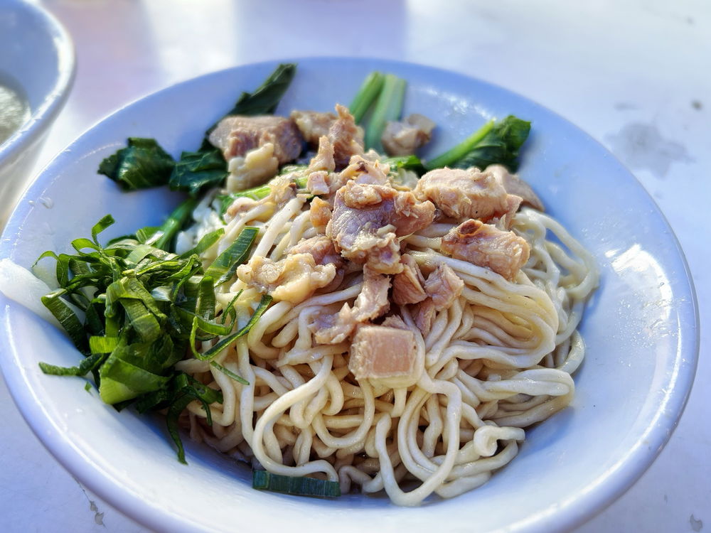 Mie ayam awi