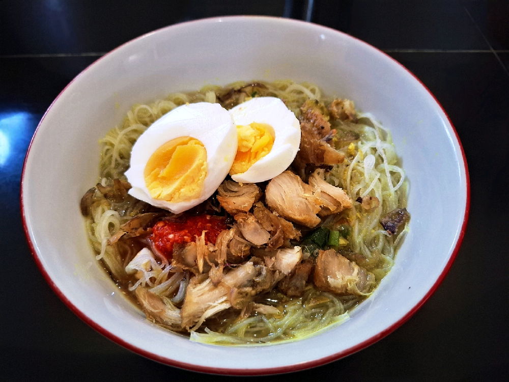 One of my comfort food, soto ayam (Indonesian chicken noodle soup)