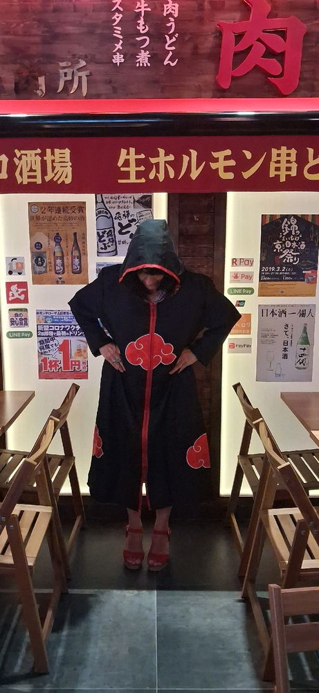 Publico questa foto solo perche' un piccolo locale di ramen permette hai clienti di indossare alcuni capi anime gratis😊
Ciao