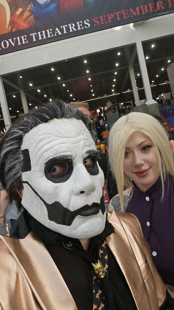 Went to anime expo at the beginning of the month, i know its not anime cosplay but had fun and people liked my cosplay.