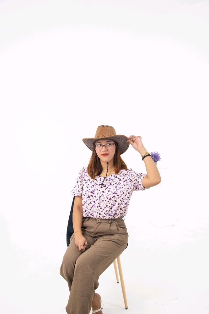 Cowgirl by hat, cutie by nature, awkward by default 🤓🤠