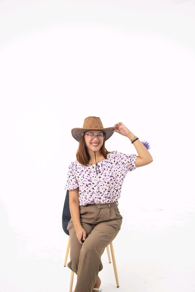 Cowgirl by hat, cutie by nature, awkward by default 🤓🤠