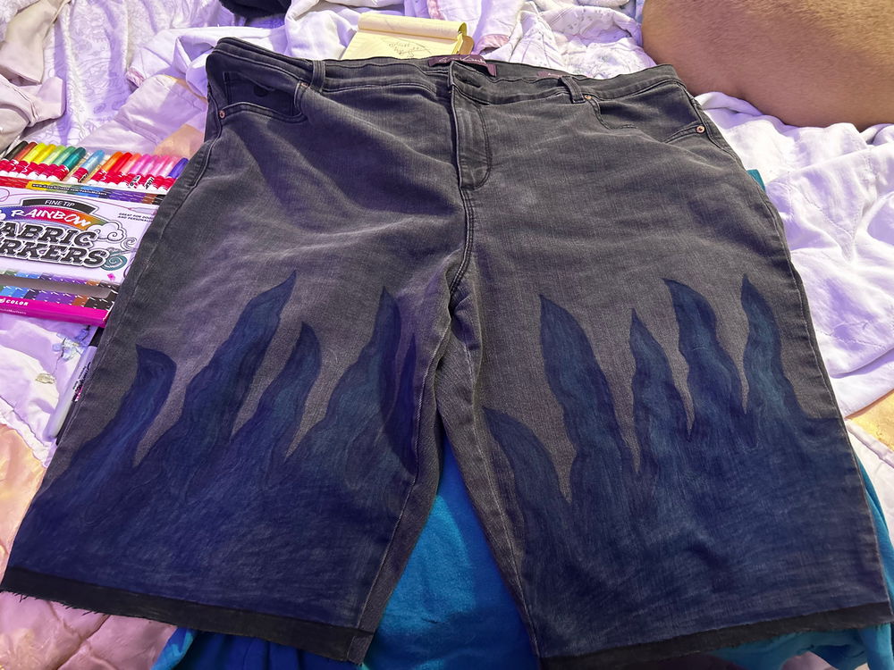 So I did a little impromptu diy / arts and crafts project I guess lol 😂